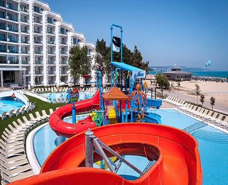 Hotel & Resort